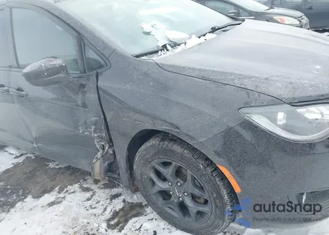 2018 Chrysler Pacifica Touring L Plus z USA, uszkodzony, nr VIN 2C4RC1EG1JR353459